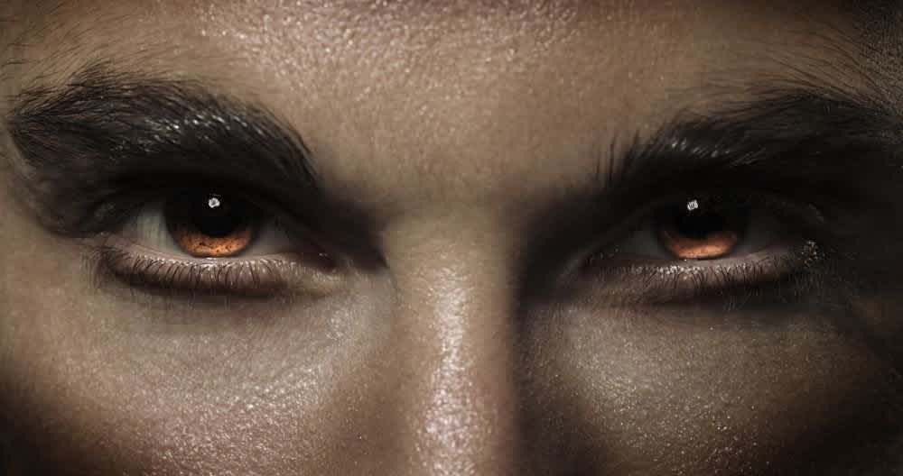 Debes sostener la energía y tus pensamientos mientras echas el mal de ojo