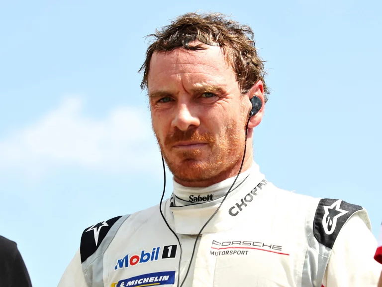 Cómo se encuentra Michael Fassbender tras su accidente en el 24 horas de Le Mans