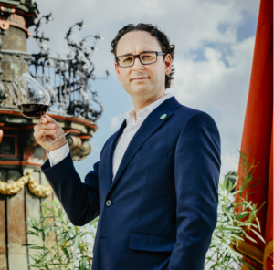 DANI BRASSERIE. Agustin Trapero