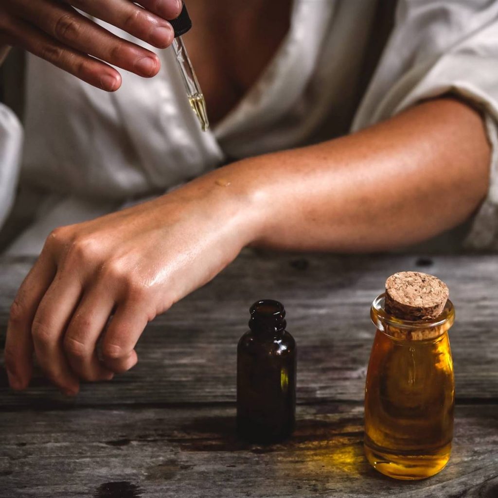 ¿Qué es morderse las uñas?