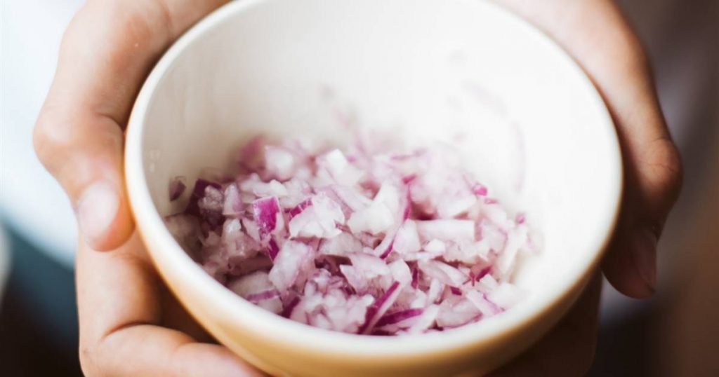 Infusiones de piel de cebolla contra el dolor de garganta