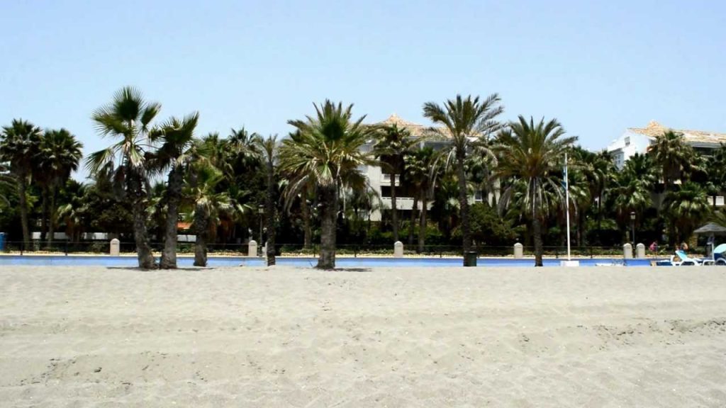 La playa de Nagüeles