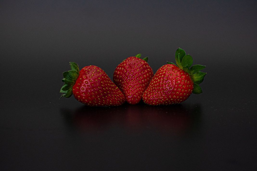 La receta de Jordi Cruz para un gazpacho de fresas sublime