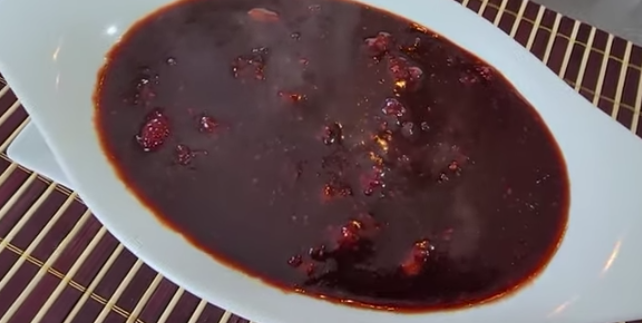 La salsa barbacoa con moras es una delicatessen y se hace así