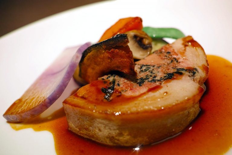 Pan azul, croquetas en hamburguesa y oro: las 17 joyas gastronómicas que solo probarás en Almería
