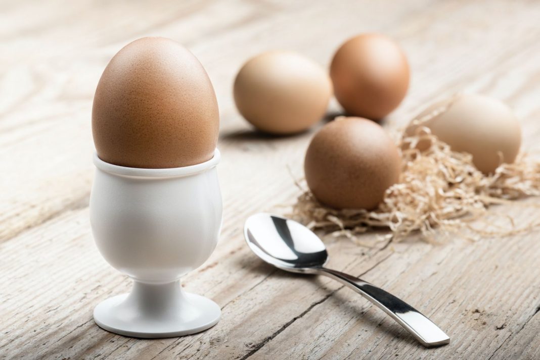 Los originales huevos rellenos de langostinos de Beatriz Cocina que querrás hacer