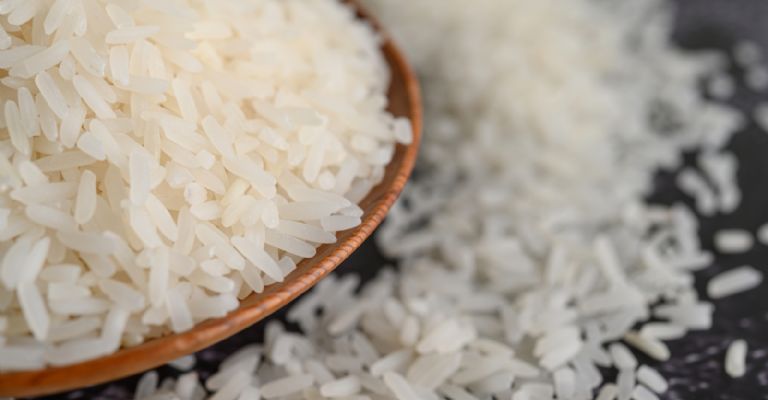 Por qué debes lavar el arroz después de cocerlo