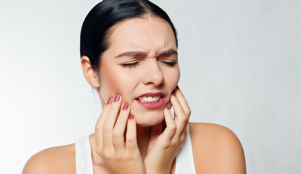 ¿Qué produce la sensibilidad en los dientes?