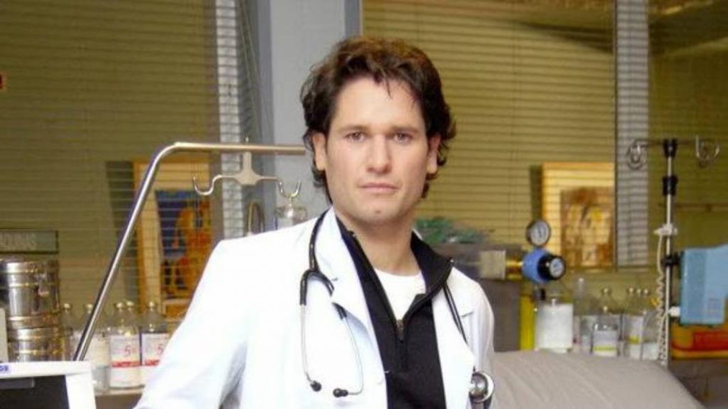 El actor de Hospital Central que ha dejado la tele para vender pisos 88 El paso de Antonio Zabálburu por la serie