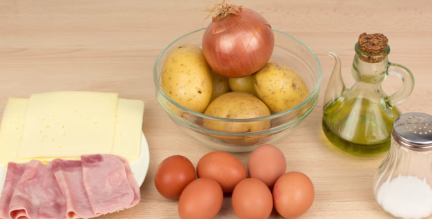 Tortilla de patatas el truco para echarle jamón york y queso y que se mantenga