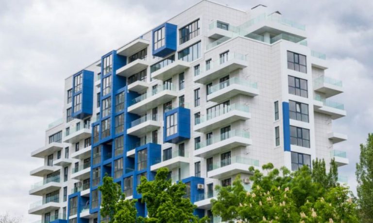 Los grandes tenedores de viviendas plantean ceder al Estado 30.000 casas de alquiler social de forma inmediata