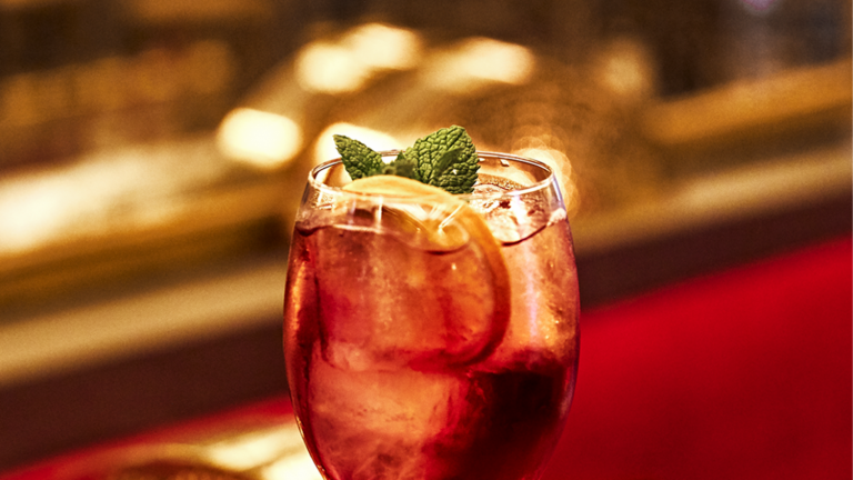 Café Barbieri, una coctelería para recorrer la historia de Lavapiés