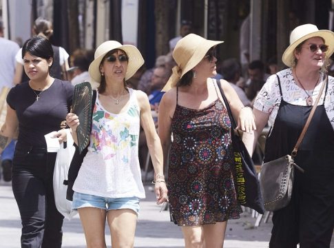 El calor hace acto de presencia en Sevilla