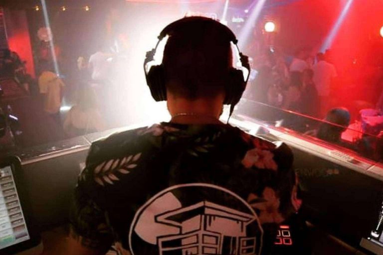 Contratar DJ y productor Paco Gómez para amenizar eventos y celebraciones