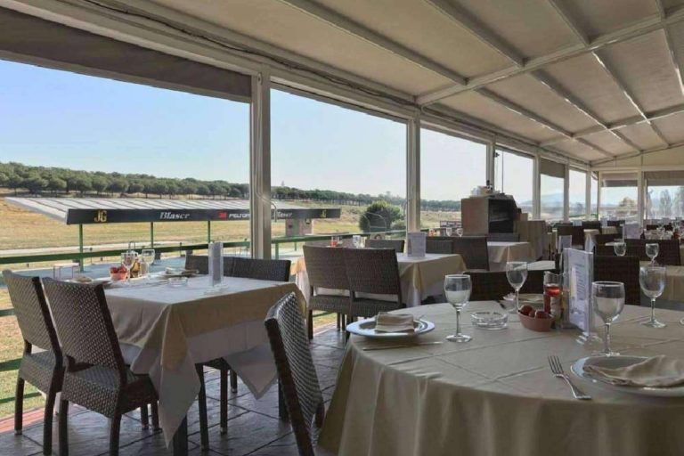 El Tiro de Mollet es un restaurante de cocina mediterránea en el campo de tiro