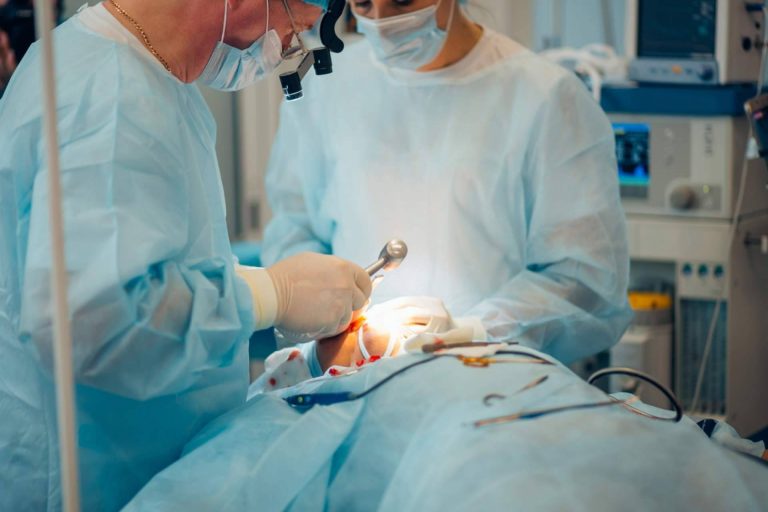 Sus servicios relacionados con la cirugía maxilofacial de la mano de Clínica Birbe