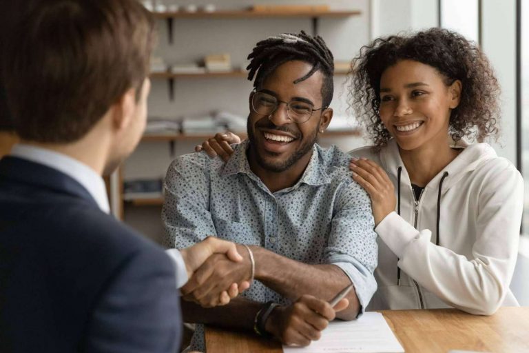 Helloteca presenta las claves para negociar la hipoteca con el banco