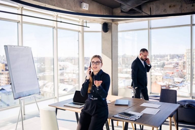 Diseño de oficinas para la creación de espacios agradables para negociar, con Factory Oficina