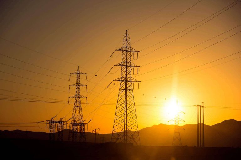 Olmo y Valero, la empresa de material eléctrico que se presenta como una importante oportunidad de inversión