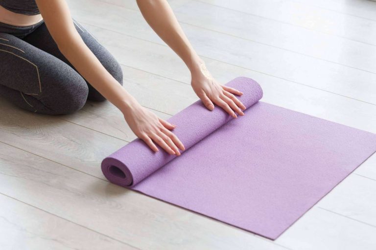 Comprar una esterilla para yoga no es fácil, elegir las 6 mejores de 2022 con CholloDeportes