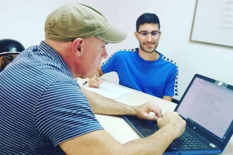 ¿Cómo se puede obtener un título oficial de inglés en verano?