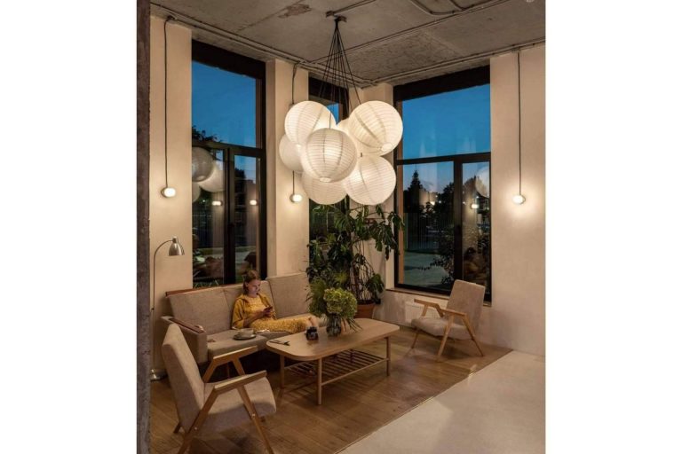 Recomendaciones para elegir la iluminación adecuada para el salón