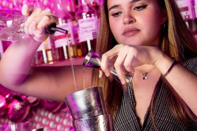 Ya son muchas las personas que disfrutan de la coctelería de autor