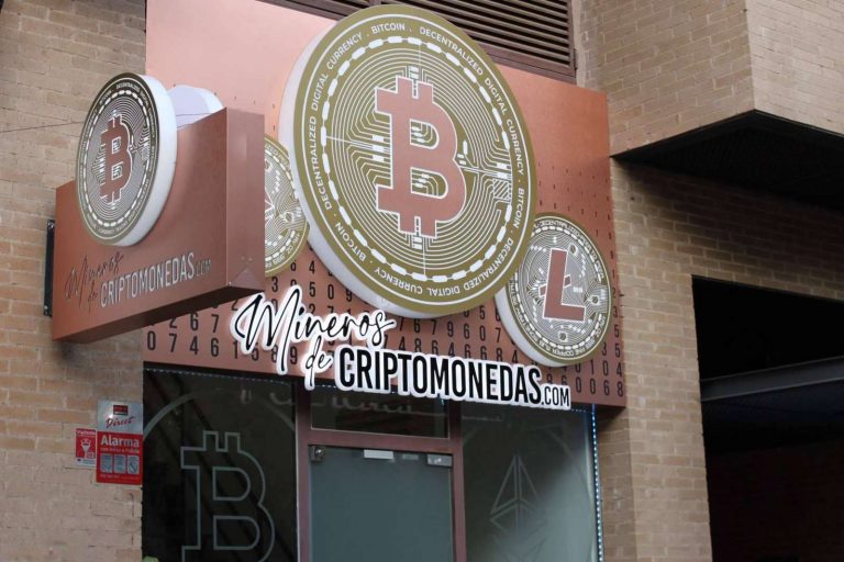 Reparación y mantenimiento de equipos de minería de la mano de Mineros de Criptomonedas