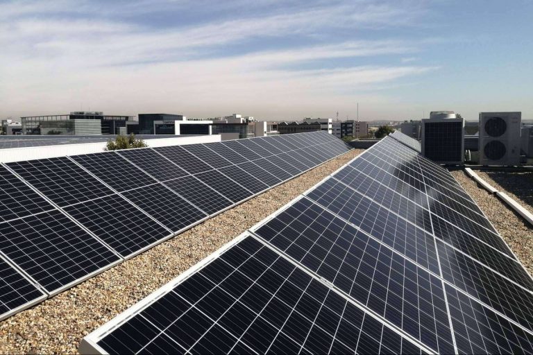 Las instalaciones fotovoltaicas aportan eficiencia, ahorro y reducción de emisiones