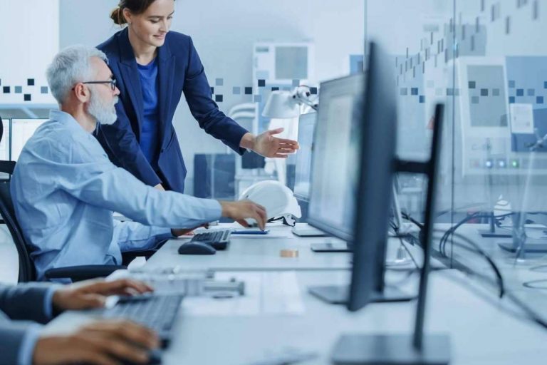 ¿De qué forma ayuda a las empresas el software de gestión Dekines?