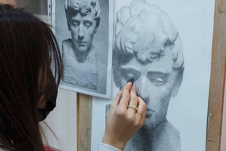 Estudio Ilógico ofrece cursos de verano de pintura y dibujo para todas las edades