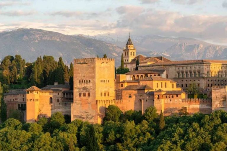 Visitar Granada de la mano de Nazarí Tours Granada y su tour Albaicín, Sacromonte y miradores