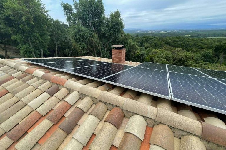¿Cuáles son los beneficios de la instalación de placas solares para el autoconsumo?, por Sereco Energía