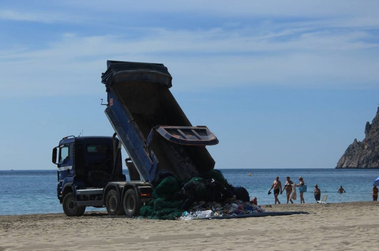El papel que desarrolla Gravity Wave junto con influencers españolas en el marco de reducir la contaminación plástica de los océanos