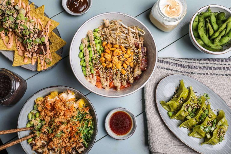 POKE Sí participa en los festivales Primavera Sound y Cruïlla con stands de comida y prepara la apertura de dos nuevos locales de poke bowls en Barcelona