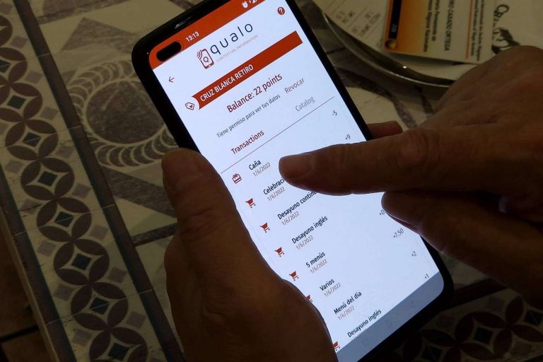 Tener una única app para la información localizada de múltiples servicios con QUALO