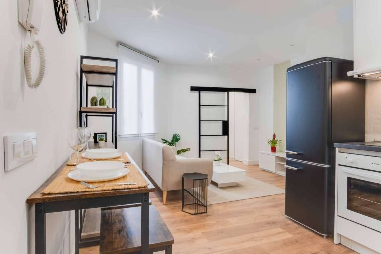 Los beneficios que obtienen los propietarios al contratar una agencia de gestión inmobiliaria, por Homes2Rent