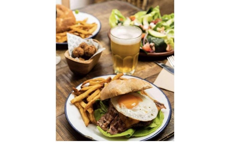 Probar una deliciosa hamburguesa en Barcelona con Tío Joe
