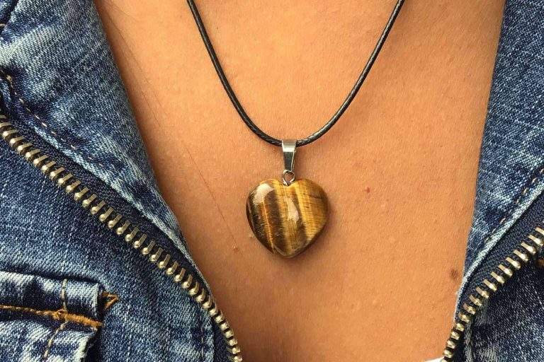 Colgantes de corazón únicos con minerales especiales, en Tierra de Gemas