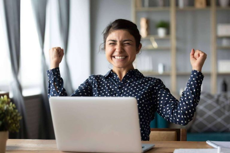 La triple garantía de la ayuda universitaria con HacerTFG
