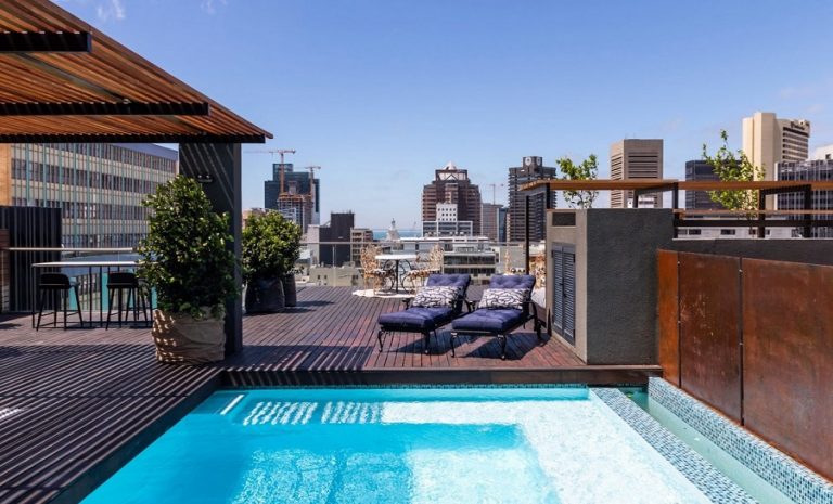 ¿Se puede instalar una piscina en la azotea? Piscinas Athena nos explica qué tener en cuenta