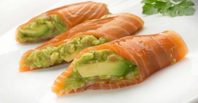 Esta es la mejor receta que puedes hacer con salmón ahumado este verano