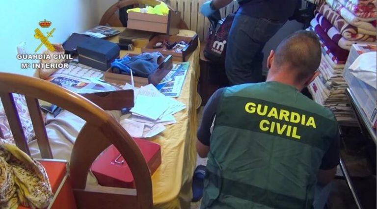 Detenidos 40 miembros de una organización criminal experta en estafas bancarias