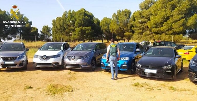 Siete personas detenidas por manipular cuentakilómetros de coches importados para venderlos en España