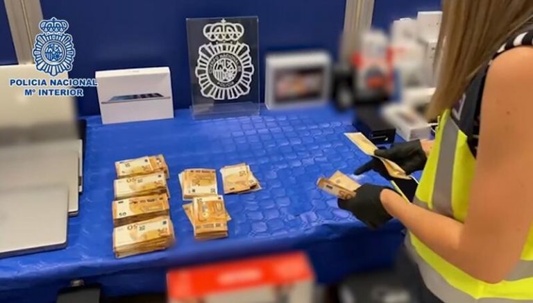 Detienen a 25 jóvenes por estafar más de medio millón de euros a través de productos de comercio electrónico