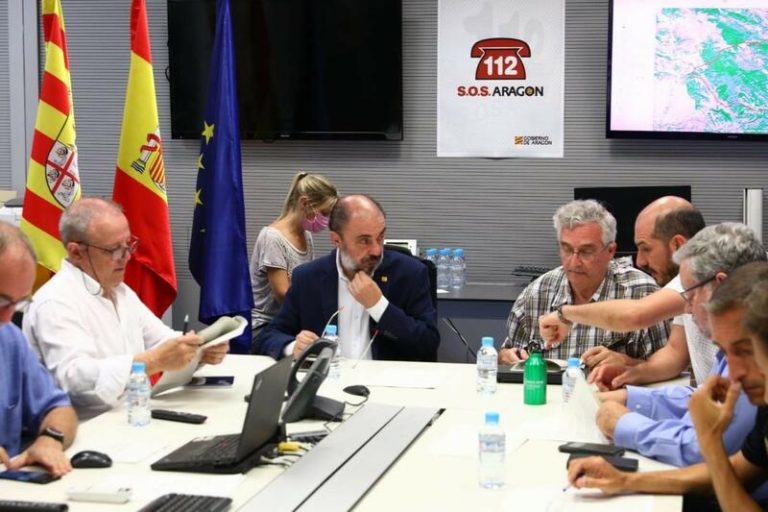 El incendio de Ateca quema ya 14.000 hectáreas y podrían desalojarse más localidades