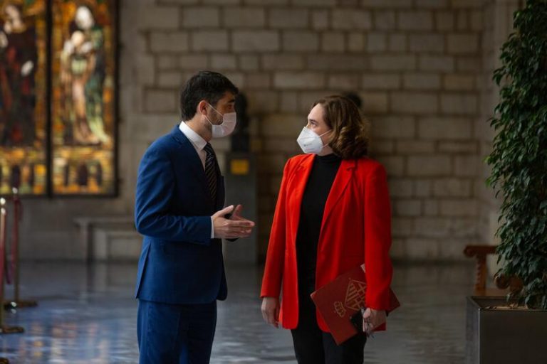 Colau descarta que el MWC se celebre en otro lugar que Barcelona después de 2030