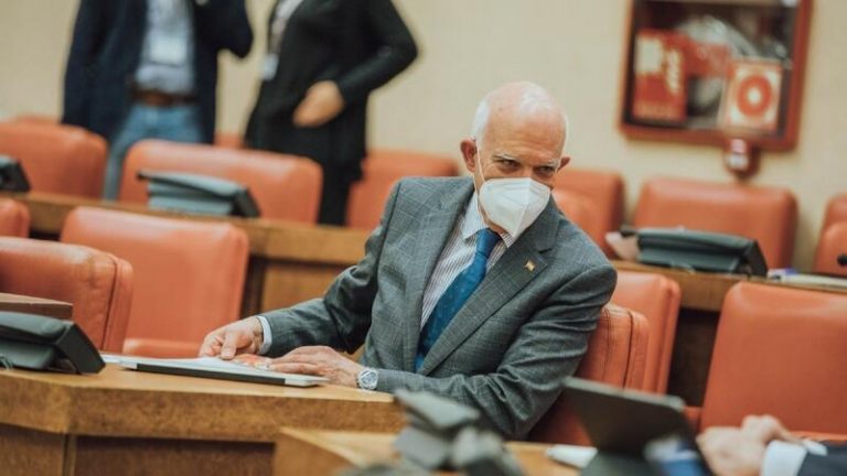 Vox respalda a su diputado condenado por Gibraltar por difamar a Picardo