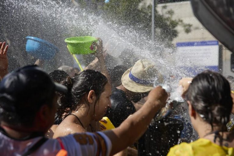 La ola de calor mantiene este sábado en aviso a 32 provincias