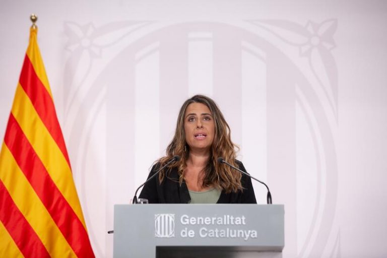 El Govern catalán deja en manos de los grupos parlamentarios valorar que se abra juicio a Borràs
